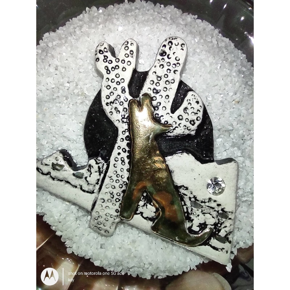 Howling Wolf Ceramic Brooch Lapel Pin
